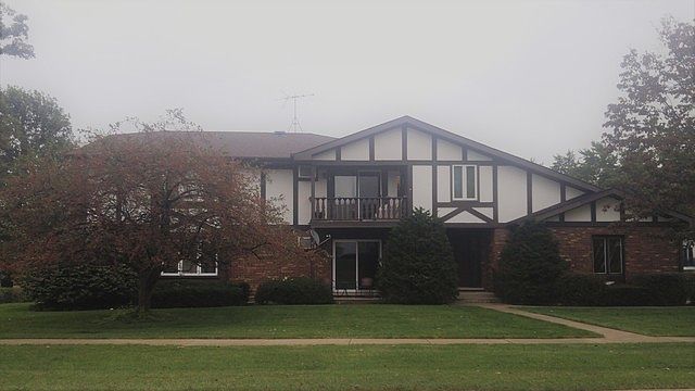 1st image of 421 Manor Ct Unit D