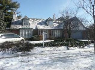 655 Fairfield Cir, Elk Grove Village, IL 60007