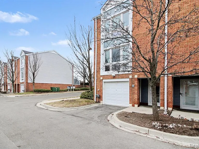 274 Main Sail Ct — Photo 2