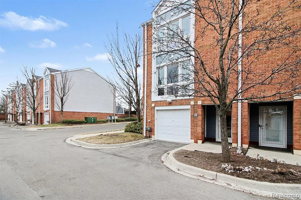 Building Photo - 274 Main Sail Ct