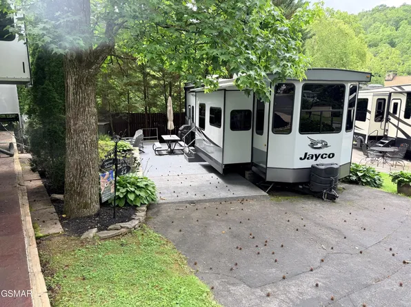 4229 E Pkwy #44-lot 44, Gatlinburg, TN 37738