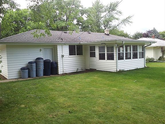 4th image of 2406 Evanston Dr