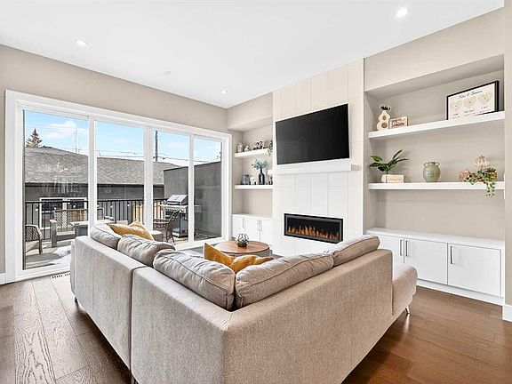 3rd image of 3736 W 44th St SW