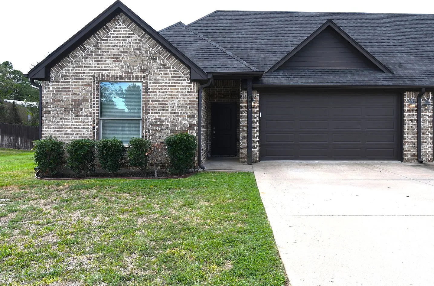 Limited Time Move-In Special: 1/2 Off One Month! Modern 3-Bedroom 2 Bath Duplex in South Tyler — Photo 1
