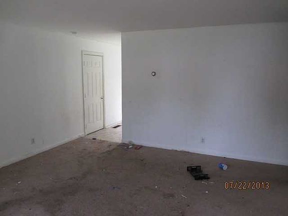 2nd image of 3562 N Lynhurst Dr