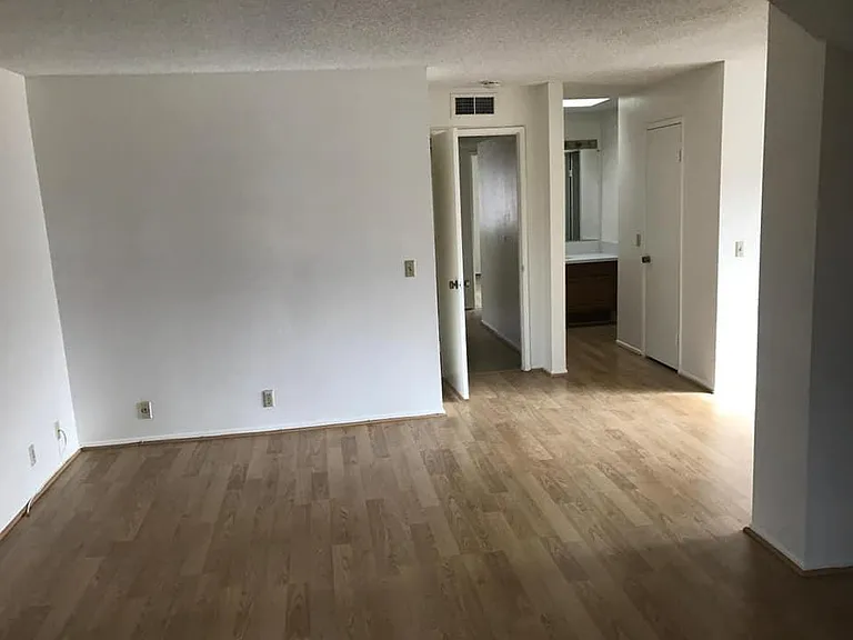 5339 Peck Rd — Photo 11