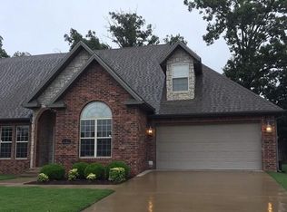4024 N Zion Valley Dr, Fayetteville, AR 72703
