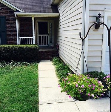 3rd image of 135 Walmsley Dr