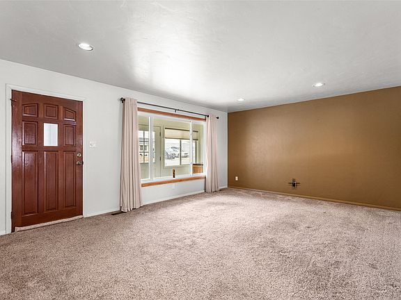 4th image of 332 Mount Princeton Drive