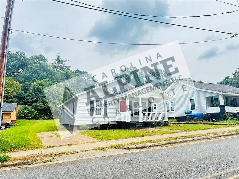 320 E Sumter St — Photo 2