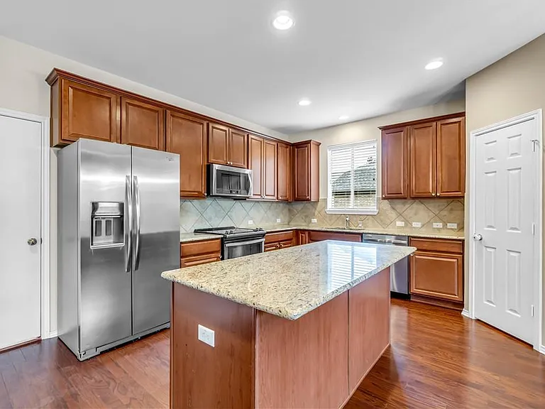504 Hoot Owl Ln S — Photo 8