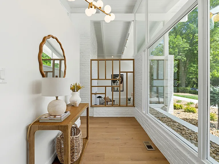 2276 Johnston Rd — Photo 15