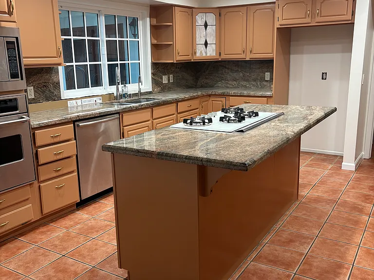 11241 Peach Grove St — Photo 50