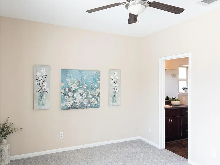 3986 Avenue B — Photo 14