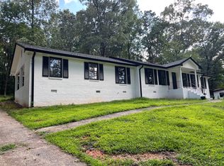 890 Jones Rd, Roswell, GA 30075