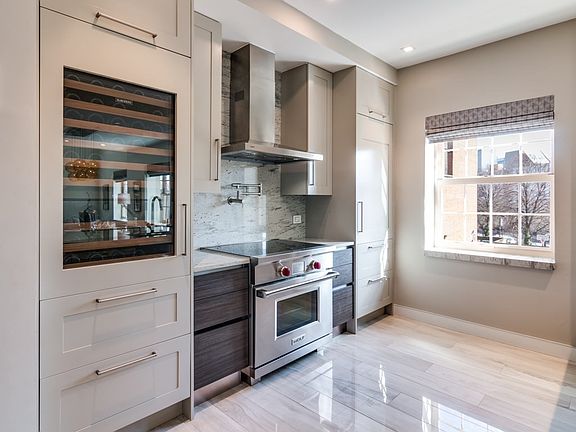 4th image of 7 Warren Ave Penthouse 17