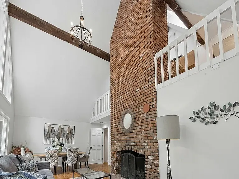 10 Cold Harbor Dr — Photo 22
