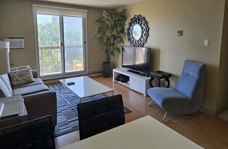 Winnipeg Apartment for rent - 2 Bedrooms — photo 2