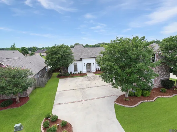 13579 Bluff Point Dr, Geismar, LA 70734