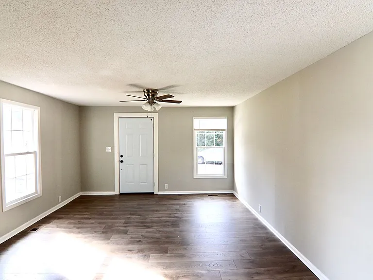 714 Broad St — Photo 2