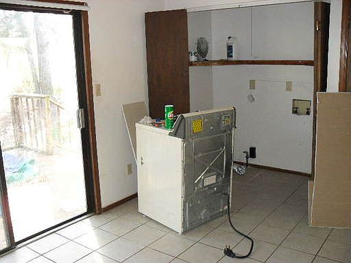 4th image of 3267 Creekwood Dr