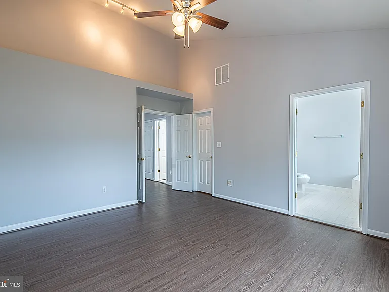 24635 Kings Canyon Sq — Photo 27