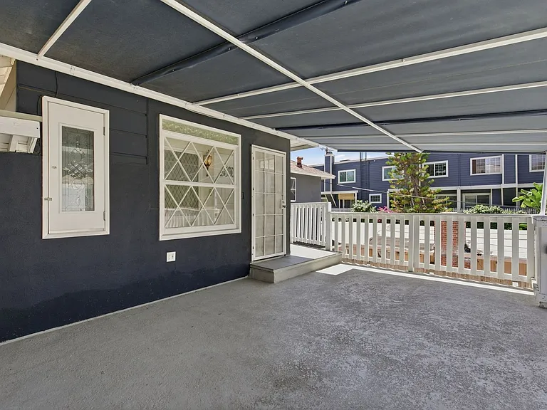 12334 Moorpark Street — Photo 9