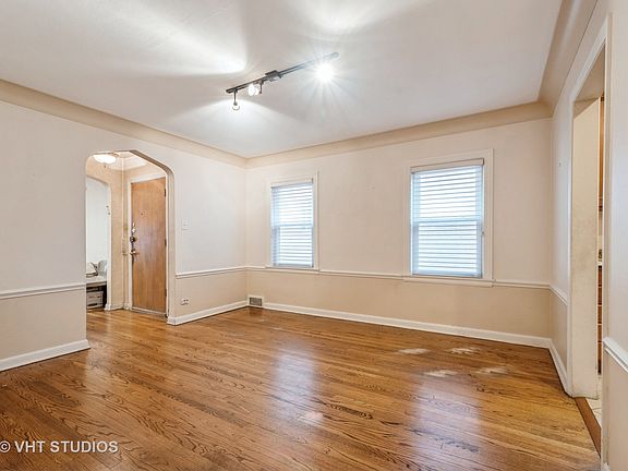 3rd image of 6739 N Mozart St
