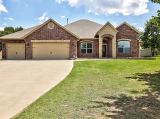 3327 Bobcat Trl, Guthrie, OK 73044