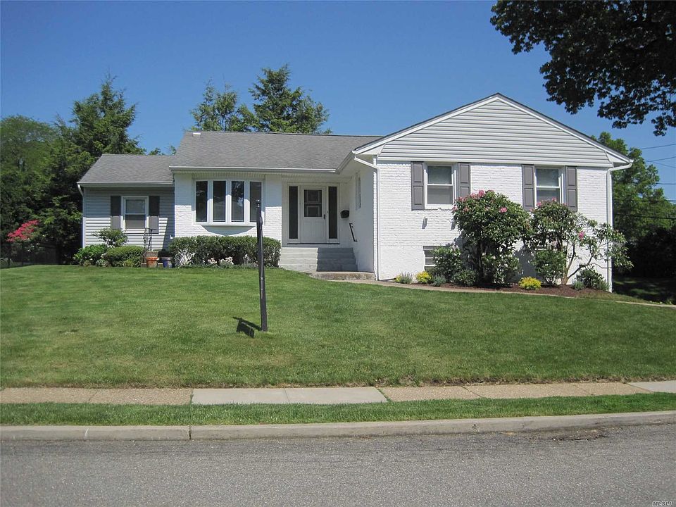 1st image of 51 Roosevelt Dr