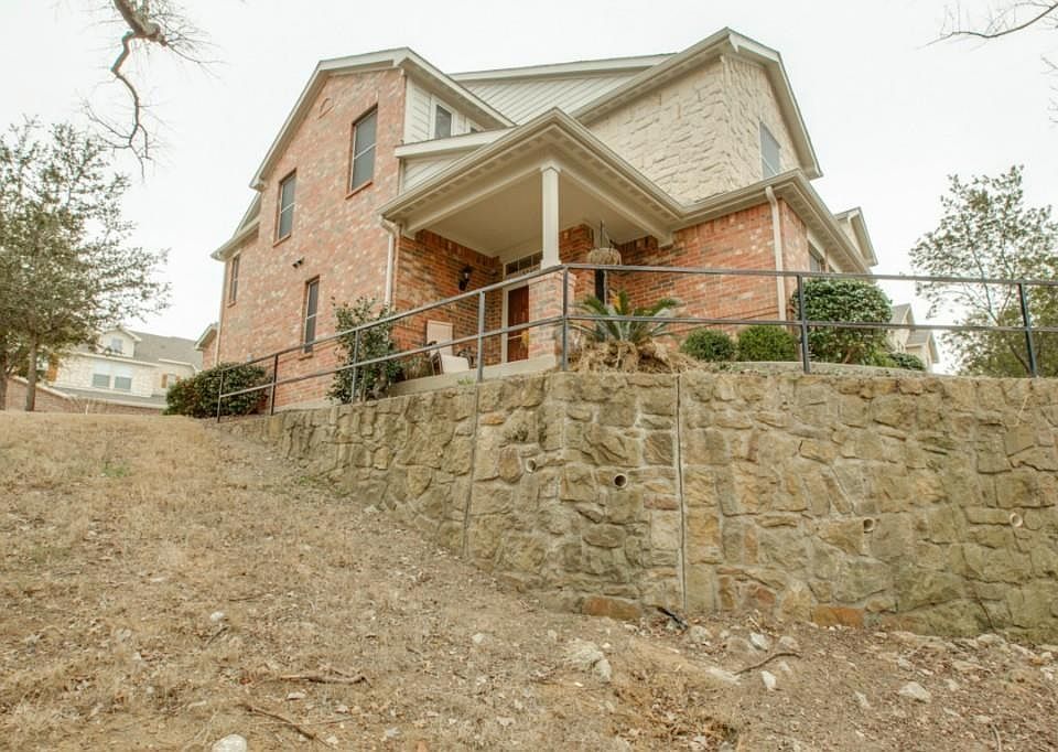 1st image of 2745 Olympic Park Dr