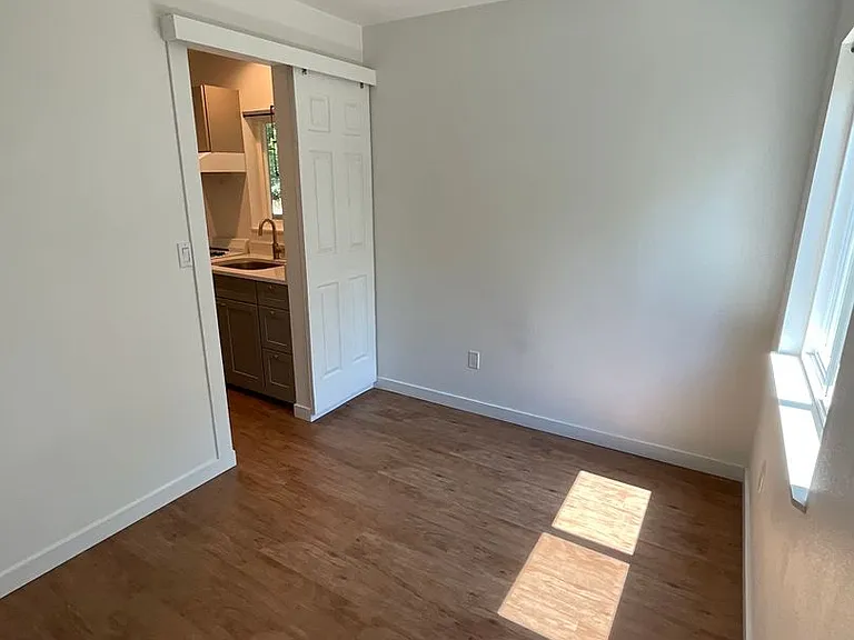 14628 Lawrence Lake Rd SE — Photo 10