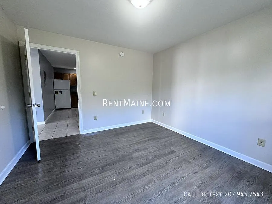 2 bed, $1,300 — Photo 4