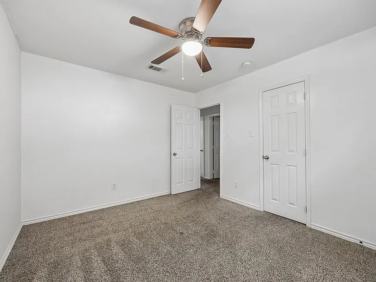 209 Meadow View Ln — Photo 9