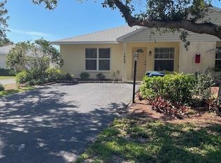 1865 Shoreland Dr, Osprey, FL 34229
