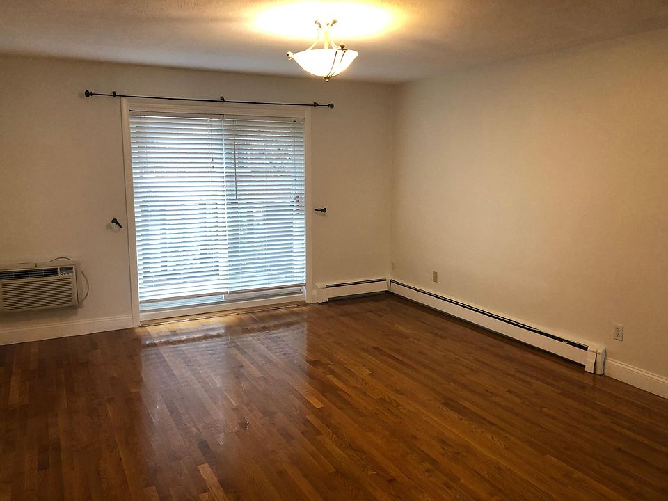 2nd image of 4-38 Westgate Rd #4