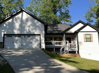 204 Yonah Springs Dr, Cleveland, GA 30528