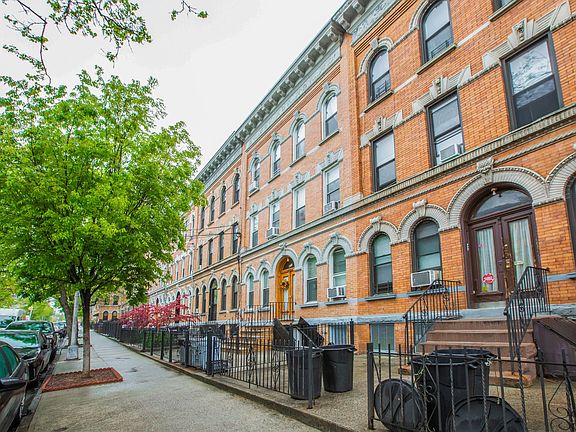2nd image of 472 Harman St #1