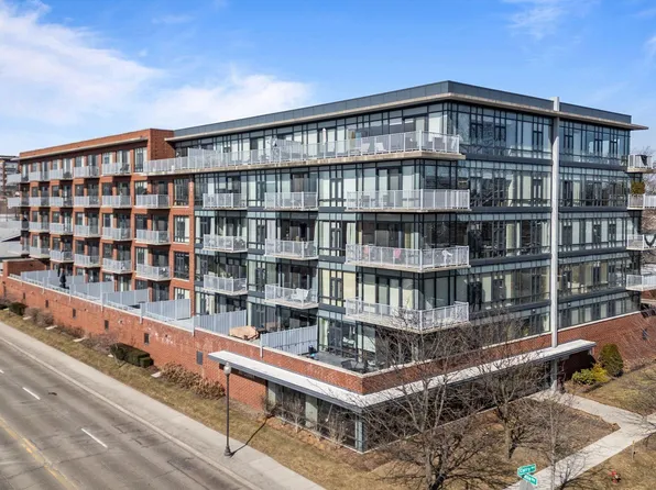 101 Curry Ave Unit 202, Royal Oak, MI 48067