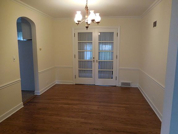 3rd image of 909 S 2nd Ave