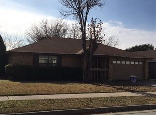 2306 Cripple Creek Dr, Arlington, TX 76014