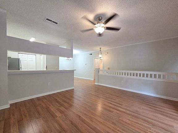 3rd image of 1323 Arbor Lakes Cir
