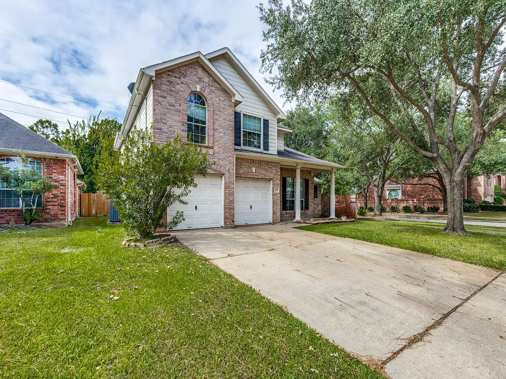 4 bed, 2.5 bath, 2602 sqft, $2,600 — Photo 3