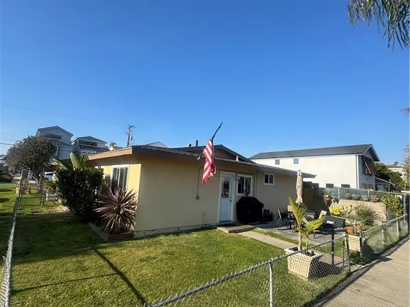 1502 Pecan Ave, Huntington Beach, CA 92648