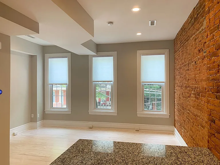 307 N Lime St #2 — Photo 5