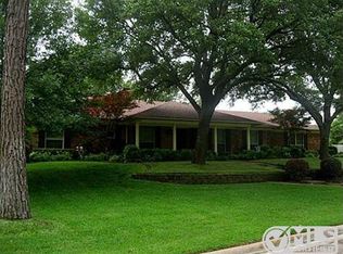 1003 Willowcreek Rd, Cleburne, TX 76033