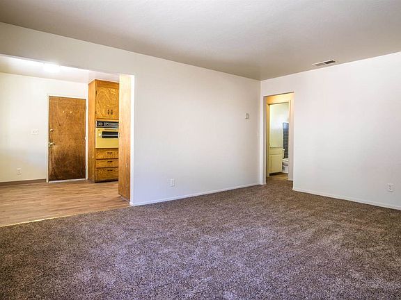 5th image of 2129 Helen Ave