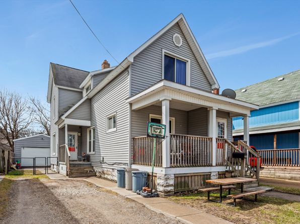 1122 Pearl St, Port Huron, MI 48060