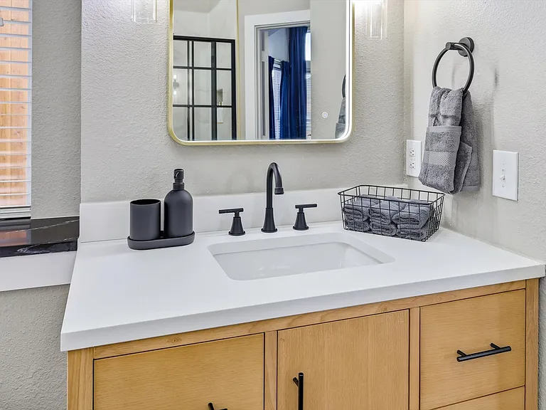 5709 Courtney Cir — Photo 33