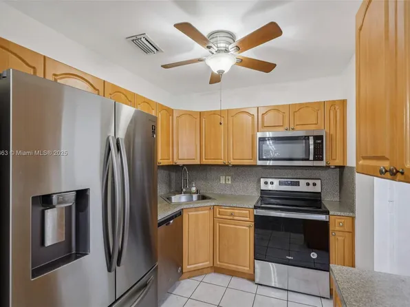 6230 E 2nd Ave, Hialeah, FL 33013